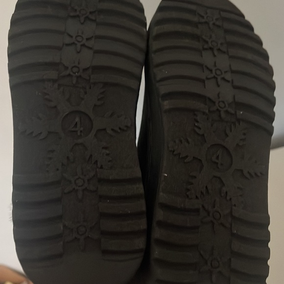 Girls sparkly gray and black furry boots size 4 - Picture 4 of 5